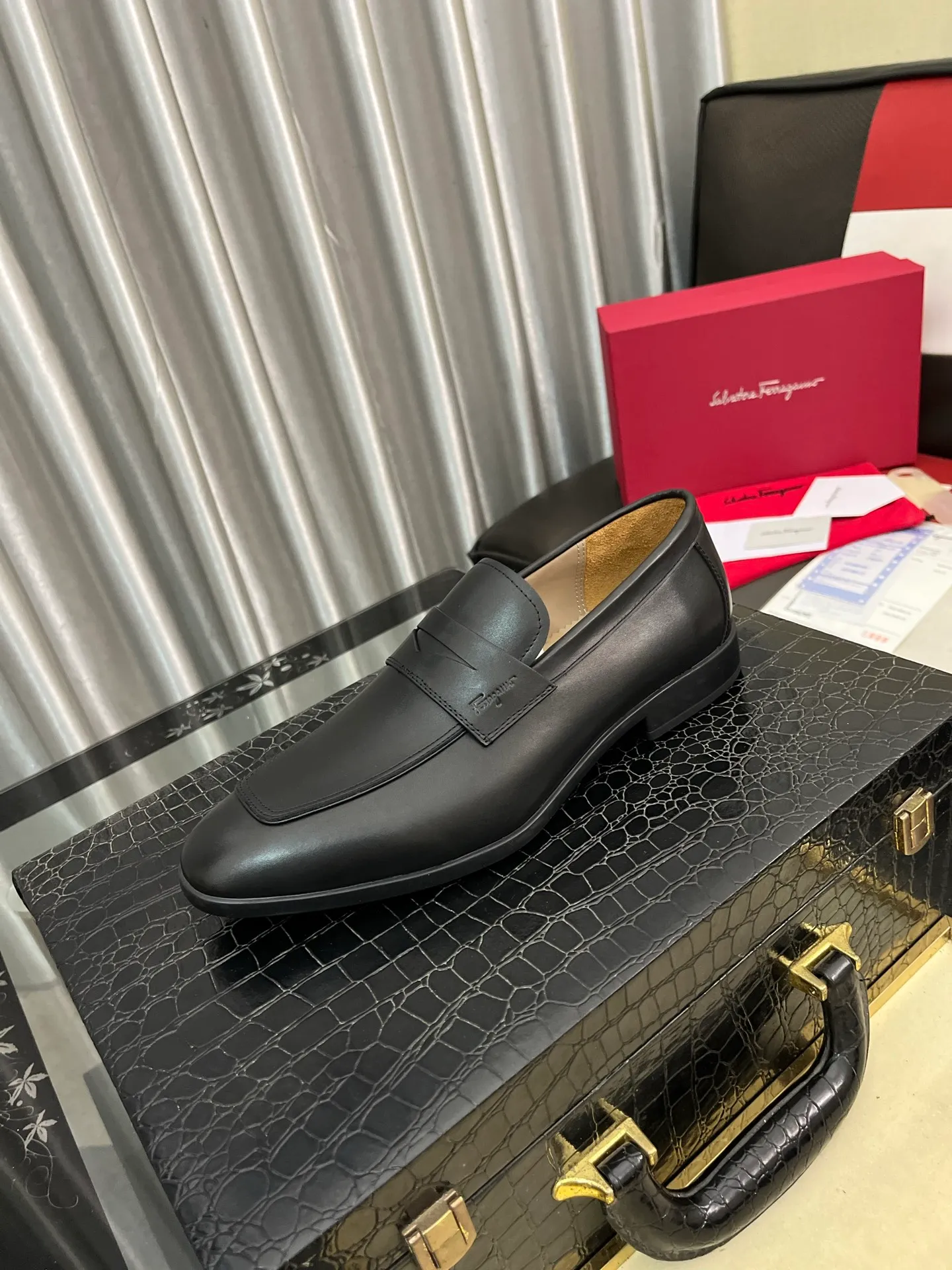 Men's shoes 💰600⌚️⌚️[Salvatore Ferragamo] Ferragamo business leather shoes, 1:1 top purchasing quality, imported selected original calfskin for the uppers, imported original soft water-dyed cowhide for the inner feet, imported original customized Italian handmade lightweight foam outsole, size: 39-44 5️⃣ options available